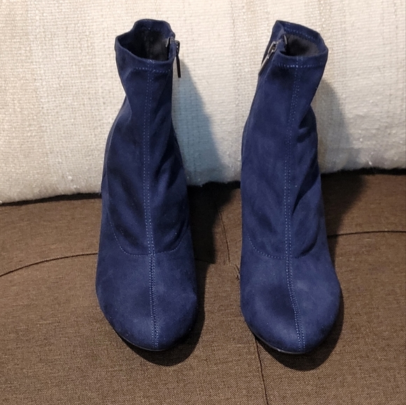 Kenneth Cole Blue Suede Round Toe Side Zip Ankle Booties Shoes SZ 9.5 - Picture 2 of 10